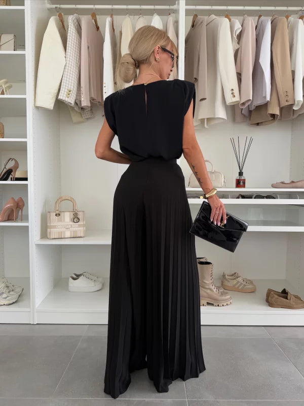 Pleated Wide-Leg Two-Piece Set – Stylish and Comfortable