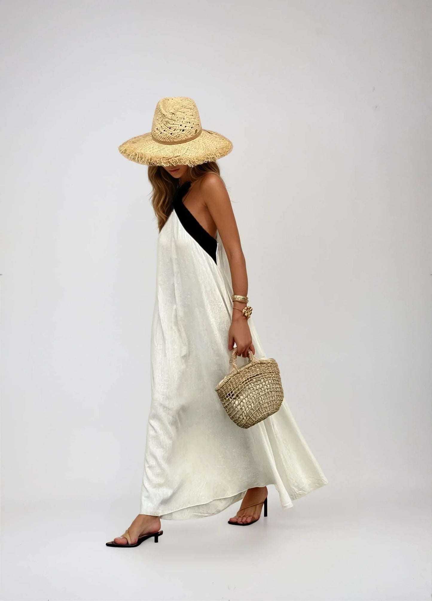 Flowing Summer Dress with Crossover Collar – Light and Flattering